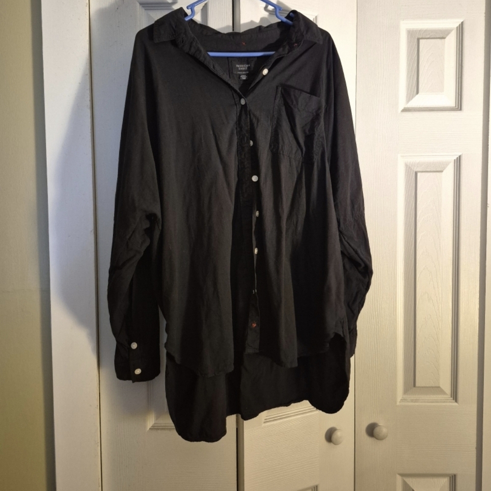 American Eagle Outfitters Black Long-Sleeve Button Down Shirt